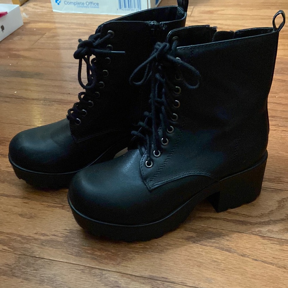 Black boots combat
